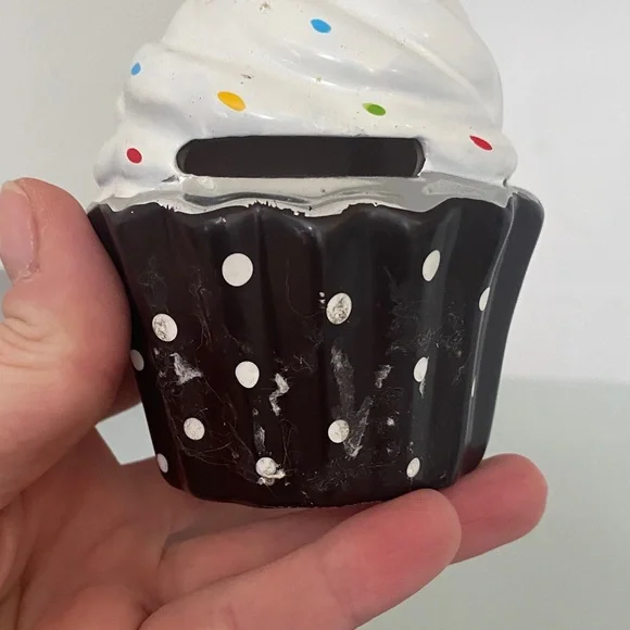 Polka Dot cupcake coin bank - Picture 2 of 3